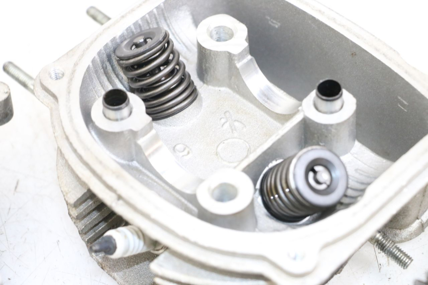 photo de CYLINDER HEAD JONWAY AZTRAL 125 (2008 - 2017) - High-resolution close-up