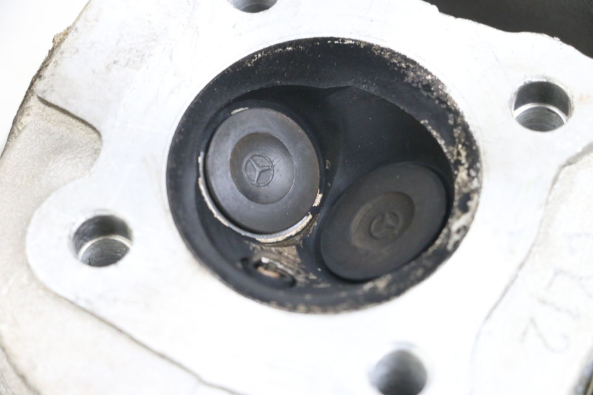 photo de CYLINDER HEAD JONWAY AZTRAL 125 (2008 - 2017) - Fixing points details