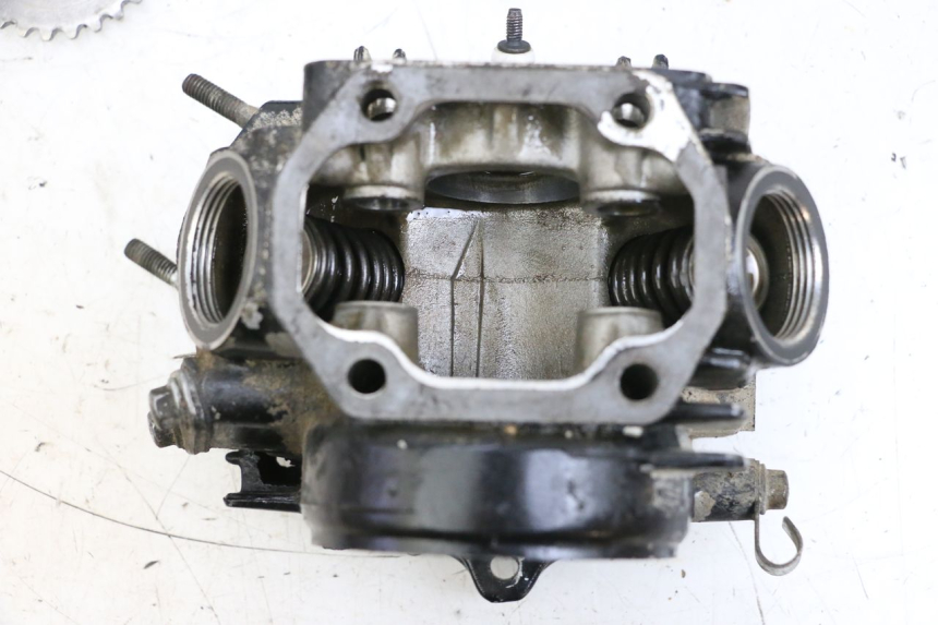 photo de CYLINDER HEAD MAG POWER BOMBERS 4T 50 (2016 - 2026) - Focus on structure