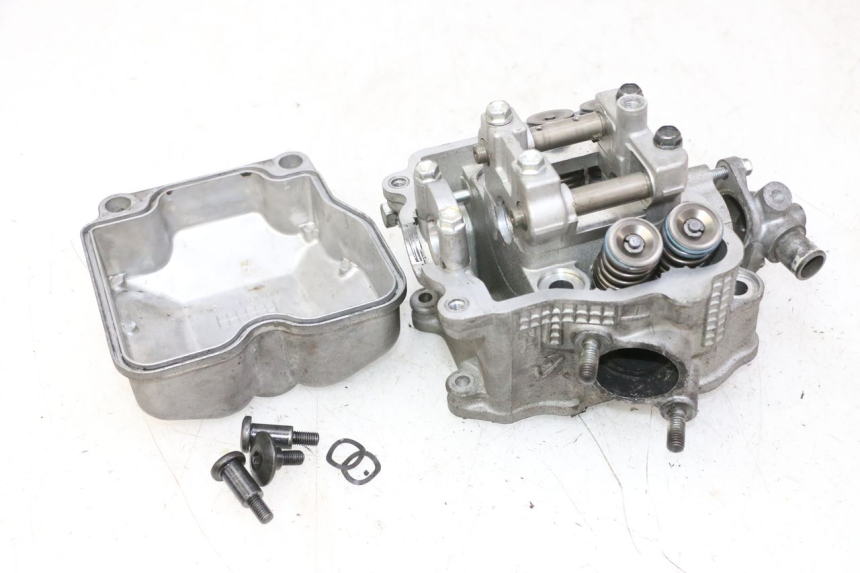 photo de CYLINDER HEAD SUZUKI BURGMAN 125 (2007 - 2014) - Component detail