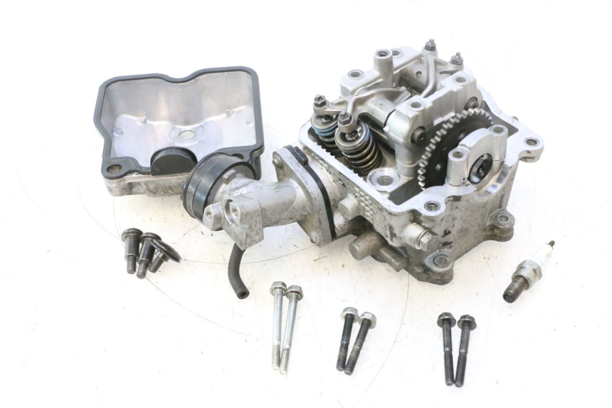 photo de CYLINDER HEAD SUZUKI BURGMAN 125 (2007 - 2014) - Distinctive features