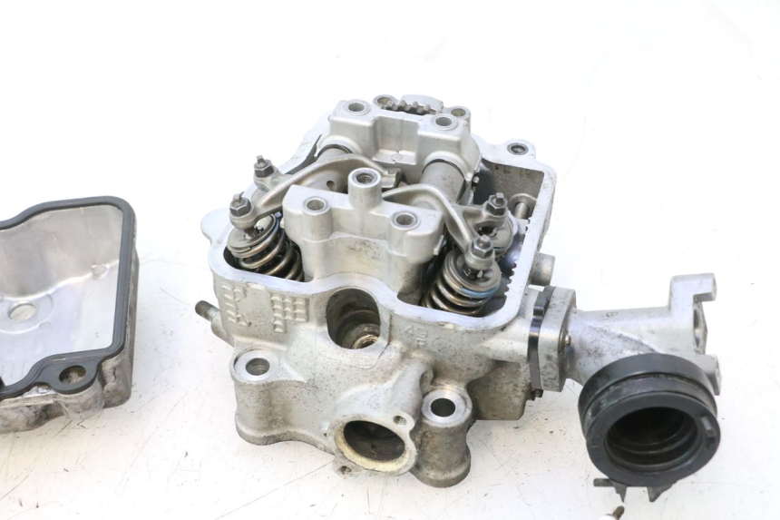 photo de CYLINDER HEAD SUZUKI BURGMAN 125 (2007 - 2014) - Component zoom