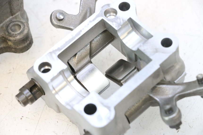 photo de CYLINDER HEAD SUZUKI BURGMAN 125 (2007 - 2014) - Surface and material condition