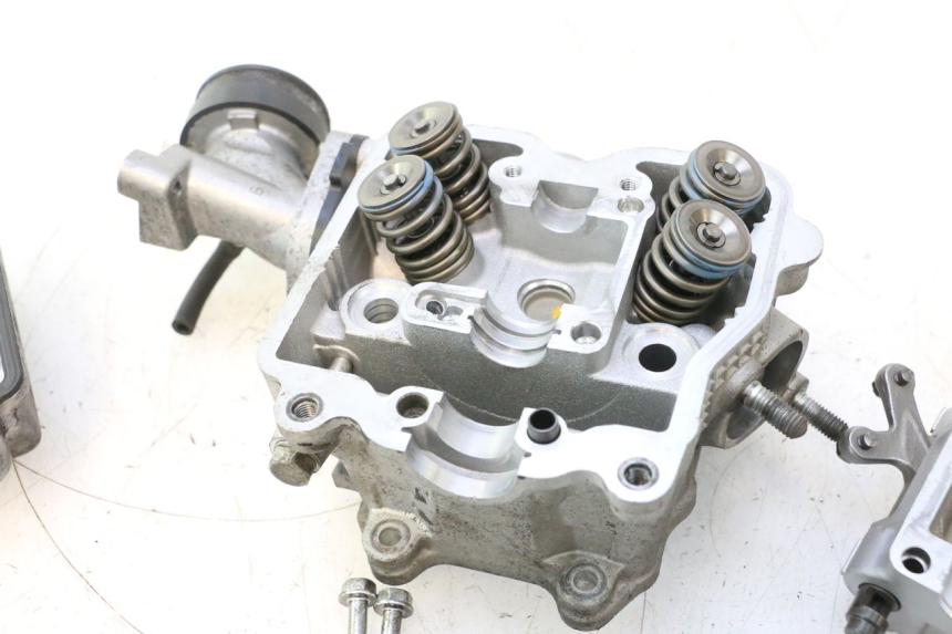 photo de CYLINDER HEAD SUZUKI BURGMAN 125 (2007 - 2014) - Checked used part