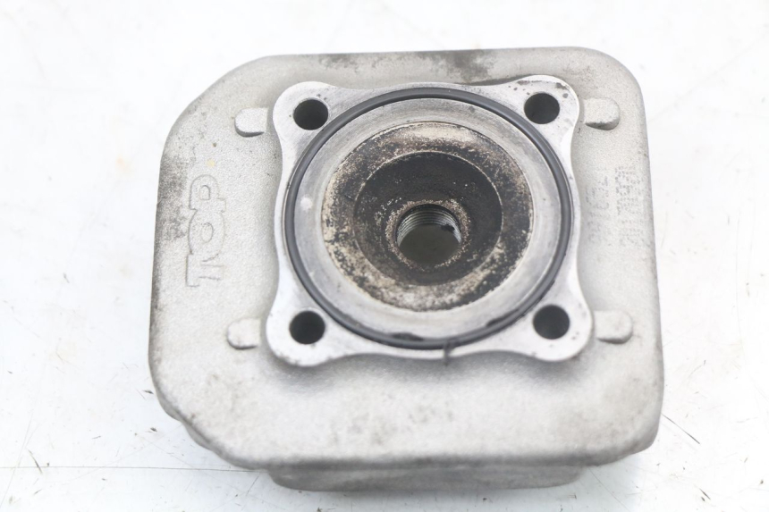 photo de CYLINDER HEAD YAMAHA BW'S 50 (2004 - 2017) - Alternative perspective