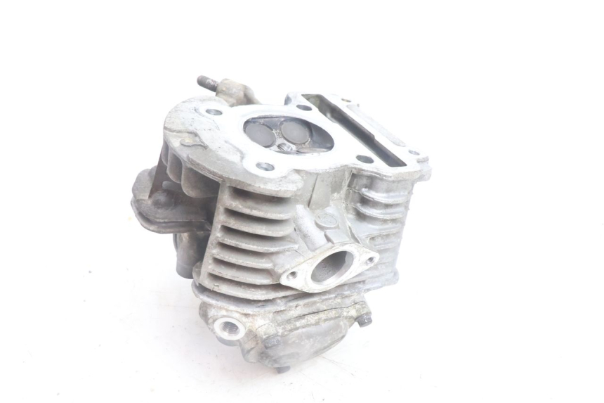 photo de CYLINDER HEAD YAMAHA BW'S BWS 125 (2010 - 2013) - Technical close-up