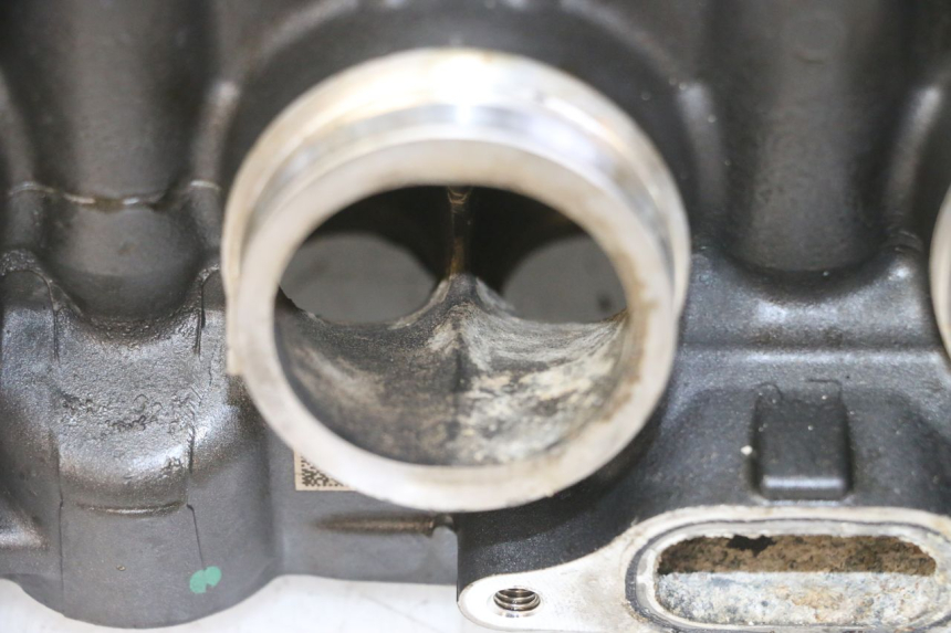 photo de CYLINDER HEAD HONDA CB R 1000 (2018 - 2023) - Component zoom