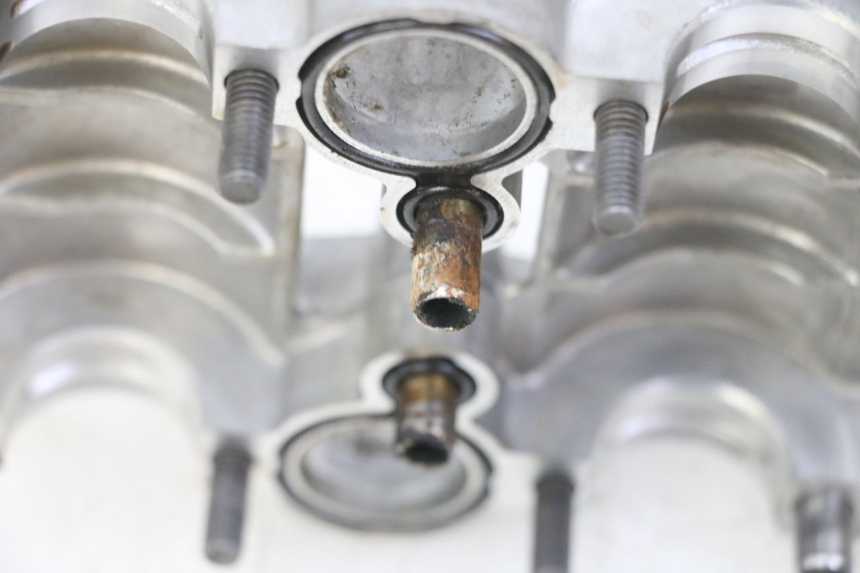 photo de CYLINDER HEAD HONDA CB R 1000 (2018 - 2023) - Zoom on usage condition