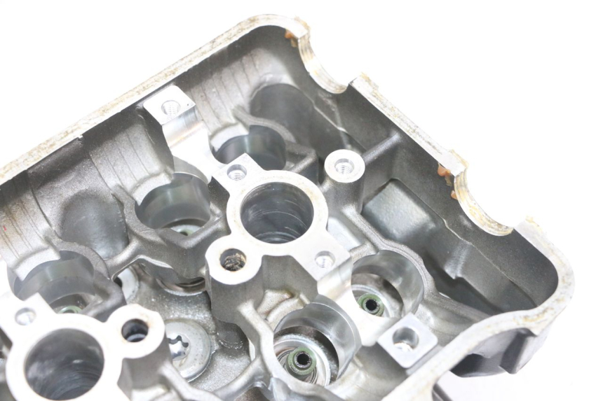 photo de CYLINDER HEAD HONDA CB R 1000 (2018 - 2023) - Additional view of the item