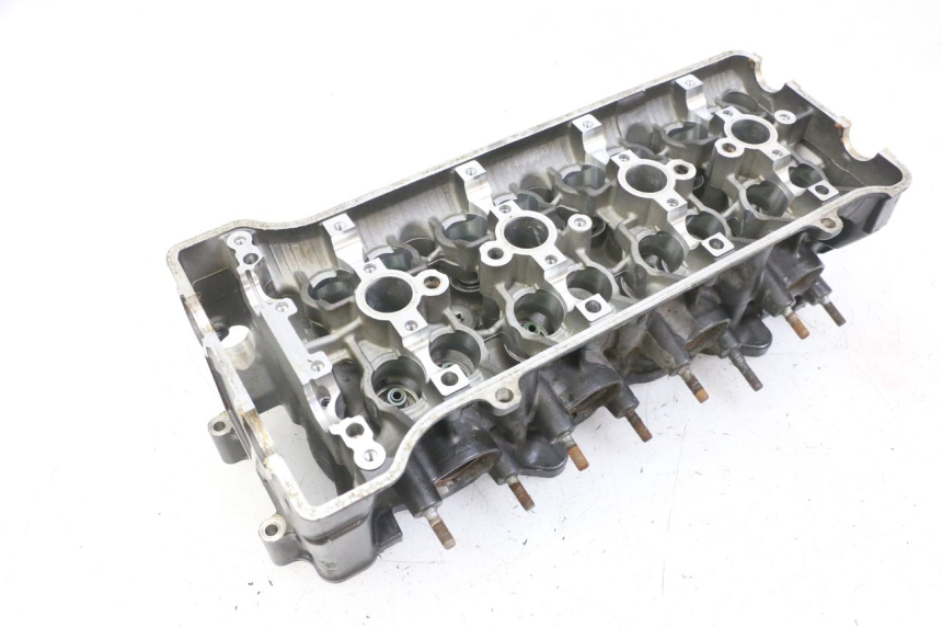 photo de CYLINDER HEAD HONDA CB R 1000 (2018 - 2023) - High-resolution close-up