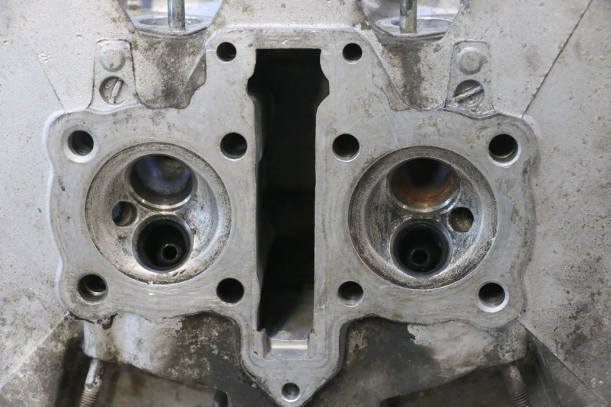 photo de CYLINDER HEAD HONDA CB TWO FIFTY 250 (1991 - 2002) - Zoom on usage condition