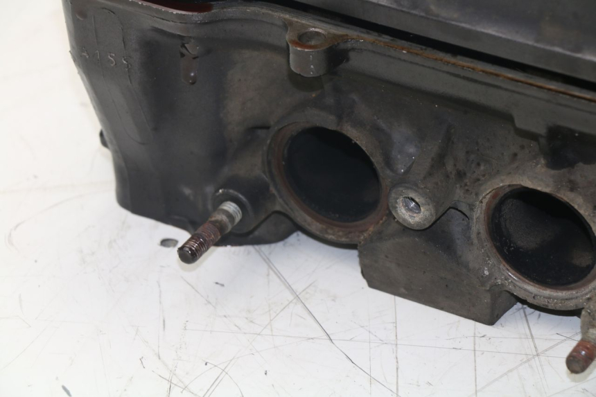 photo de CYLINDER HEAD HONDA CBF N 600 (2004 - 2007) - Distinctive features