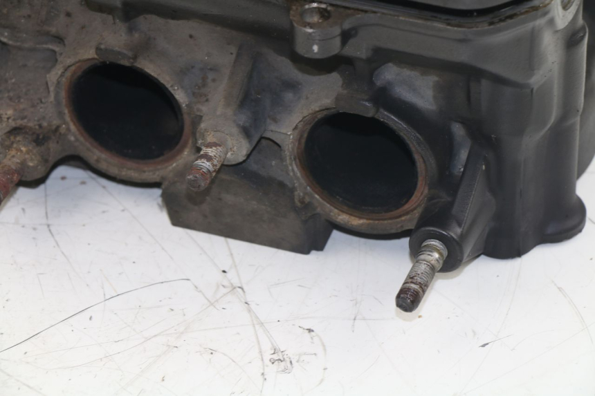 photo de CYLINDER HEAD HONDA CBF N 600 (2004 - 2007) - High-resolution close-up