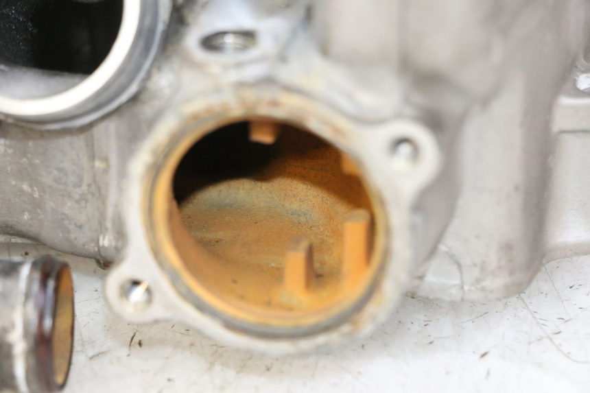 photo de CYLINDER HEAD HONDA CBR RR FIREBLADE 900 (1992 - 1994) - Detailed visual inspection