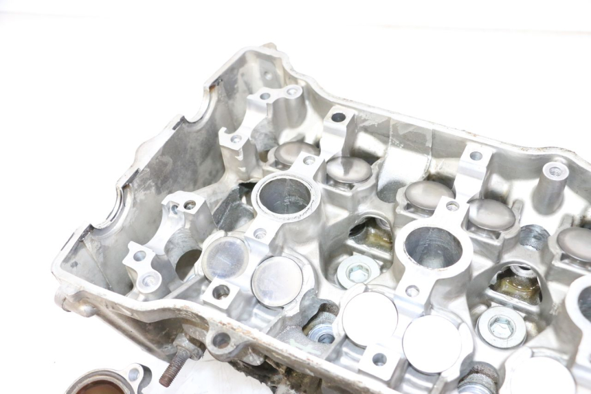 photo de CYLINDER HEAD HONDA CBR RR FIREBLADE 900 (1992 - 1994) - Alternative angle