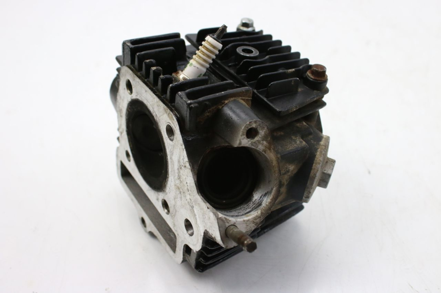 photo de CYLINDER HEAD LONCIN DIRT BIKE 125 - Zoom on usage condition