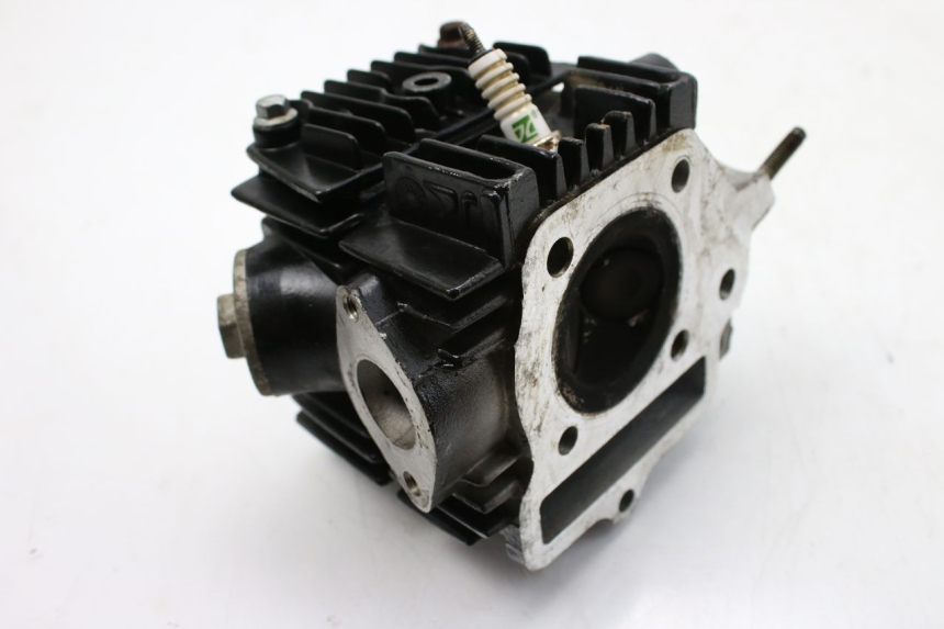 photo de CYLINDER HEAD LONCIN DIRT BIKE 125 - Alternative perspective
