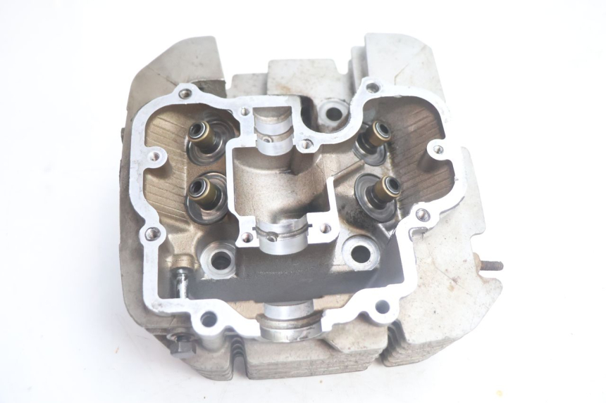 photo de CYLINDER HEAD SUZUKI DR S 600 (1985 - 1989) - Main view