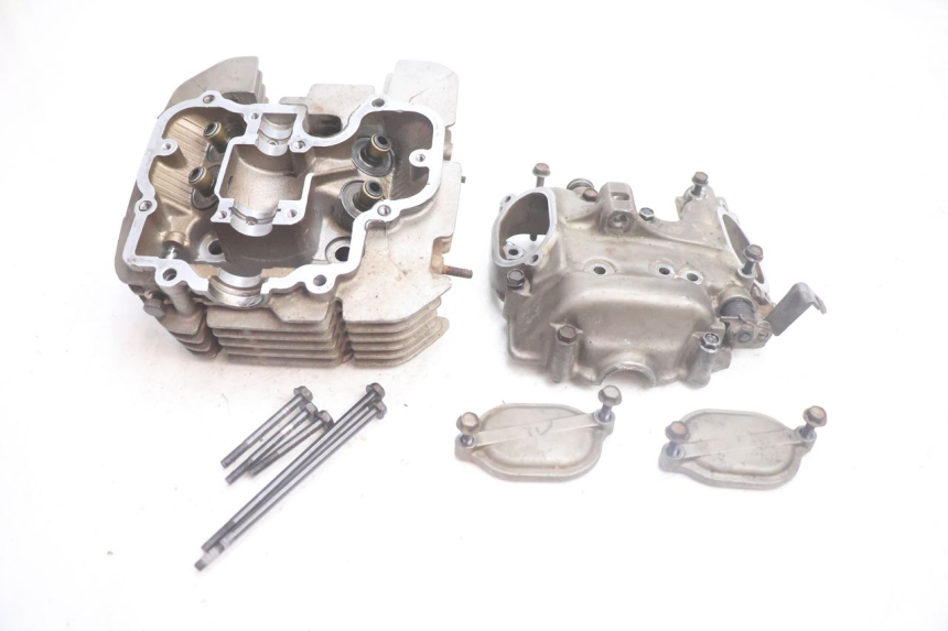 photo de CYLINDER HEAD SUZUKI DR S 600 (1985 - 1989) - Fixing points details