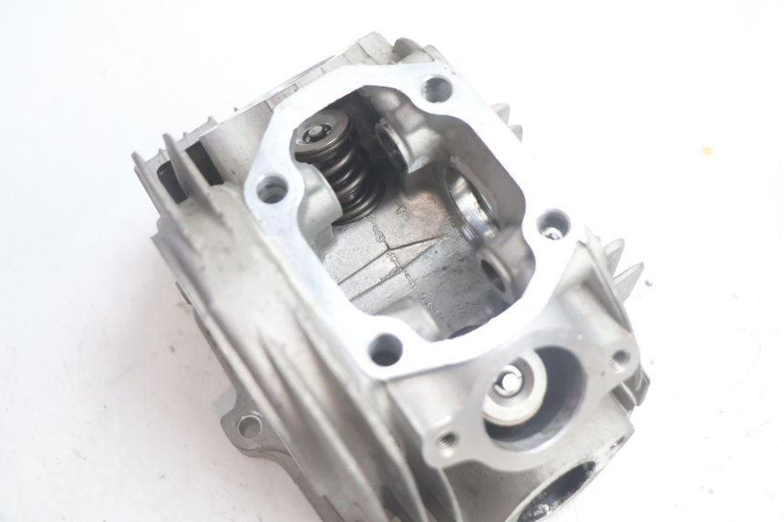 photo de CYLINDER HEAD MINI MX DRIFT 150 - Alternative perspective