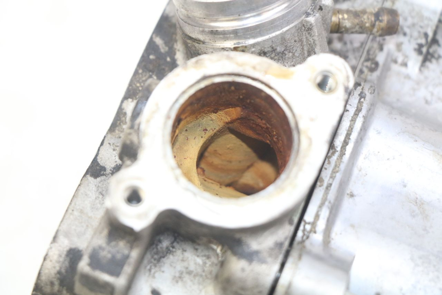 photo de CYLINDER HEAD PEUGEOT ELYSEO 125 (1999 - 2004) - Fixing points details