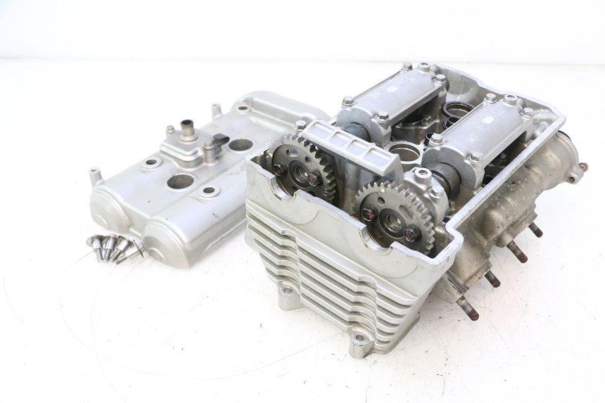 photo de CYLINDER HEAD KAWASAKI ER-6 ER6 N 650 (2005 - 2009) - Alternative angle