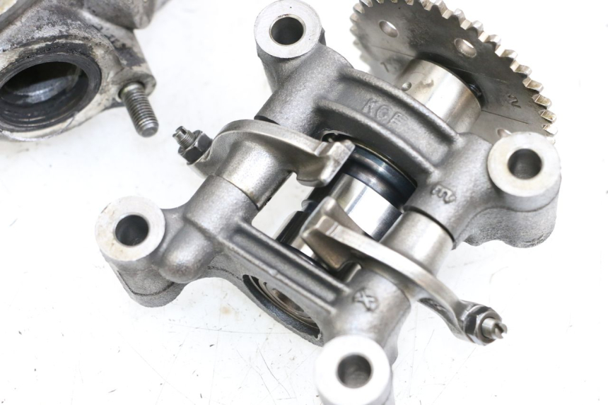 photo de Cylinder head HONDA FES S-WING SWING ABS 125 (2007 - 2015) - Used quality zoom