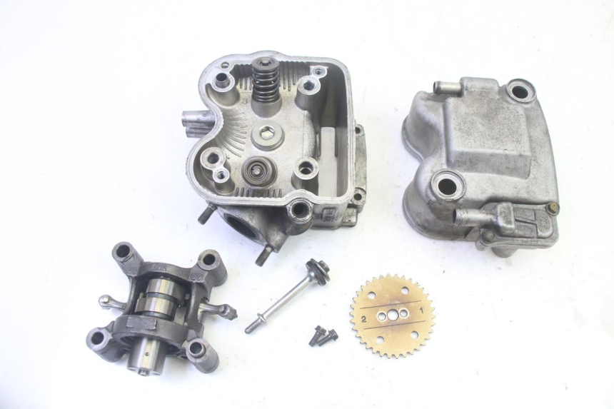 photo de Cylinder head HONDA FES S-WING SWING ABS 125 (2007 - 2015) - Main view