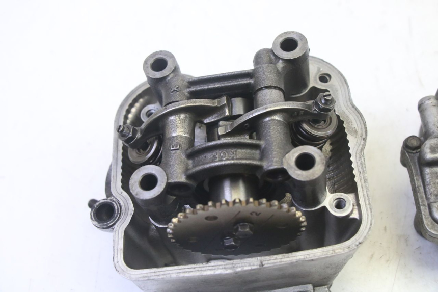 photo de Cylinder head HONDA FES S-WING SWING ABS 125 (2007 - 2015) - Surface and material condition