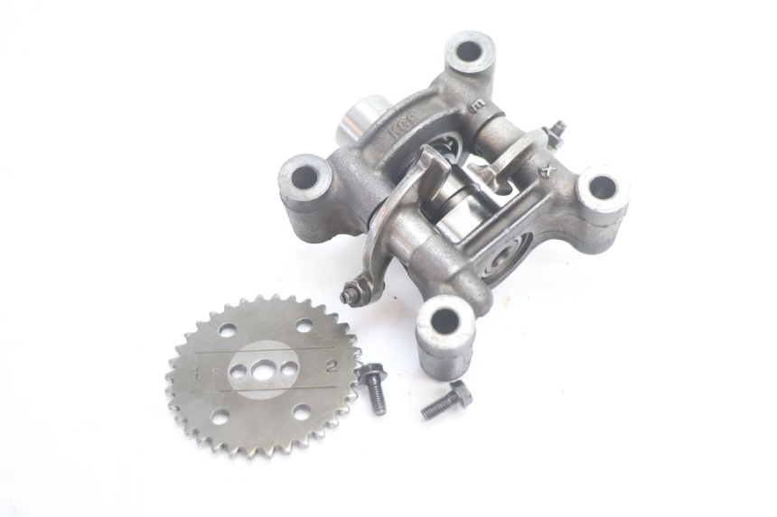 photo de Cylinder head HONDA FES S-WING SWING ABS 125 (2007 - 2015) - Fixing points details