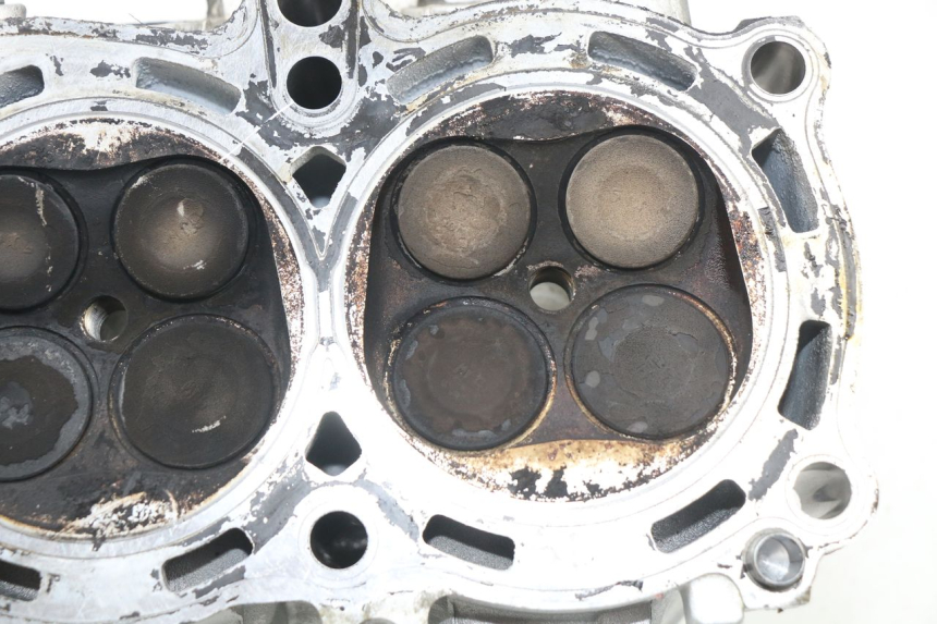 photo de CYLINDER HEAD YAMAHA FJR ABS 1300 (2006 - 2012) - Detailed visual inspection