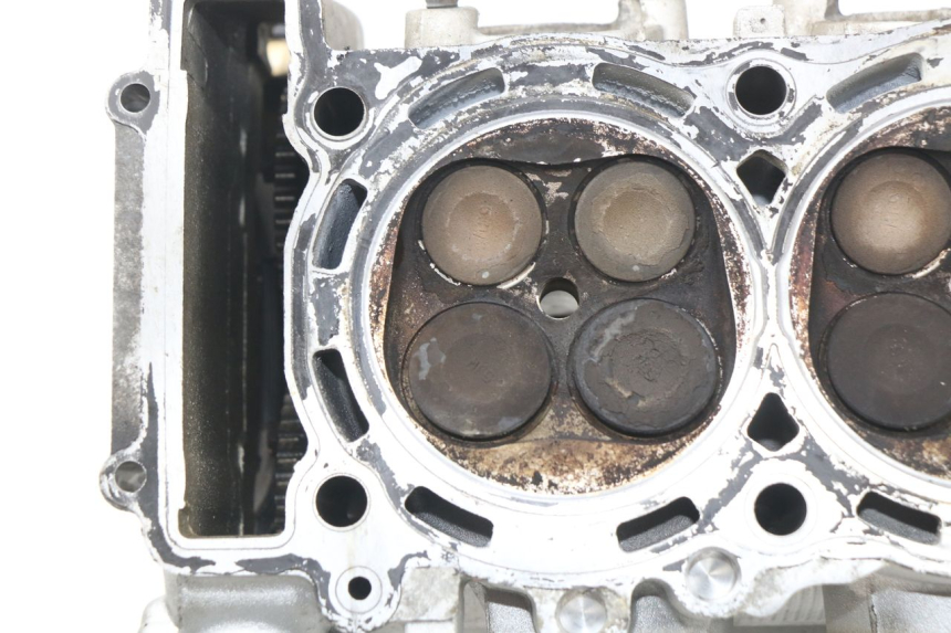 photo de CYLINDER HEAD YAMAHA FJR ABS 1300 (2006 - 2012) - Alternative angle