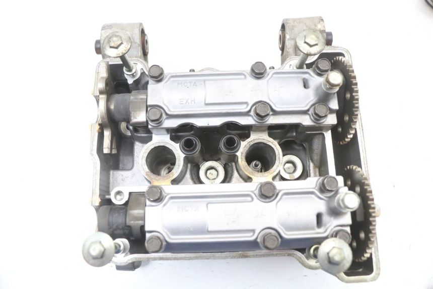 photo de CYLINDER HEAD HONDA FJS SILVER WING SILVERWING 400 (2005 - 2008) - Alternative perspective