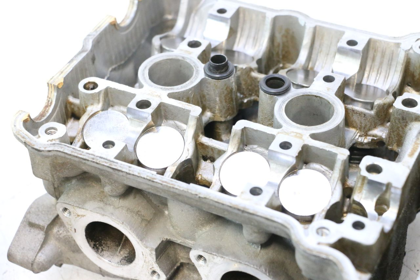 photo de CYLINDER HEAD HONDA FJS SILVER WING SILVERWING 400 (2005 - 2008) - Detailed visual inspection