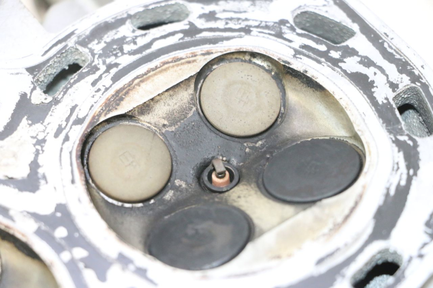 photo de CYLINDER HEAD HONDA FJS SILVER WING SILVERWING 400 (2005 - 2008) - Surface and material condition