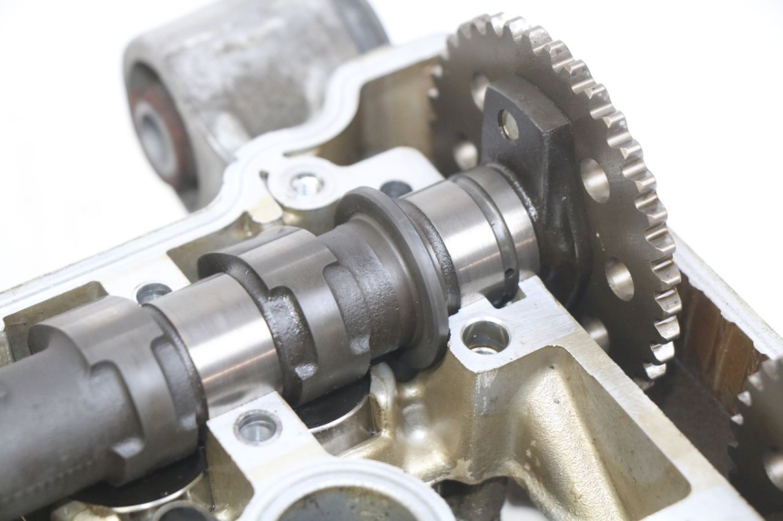 photo de CYLINDER HEAD HONDA FJS SILVERWING SILVER WING 400 (2009 - 2016) - Alternative perspective