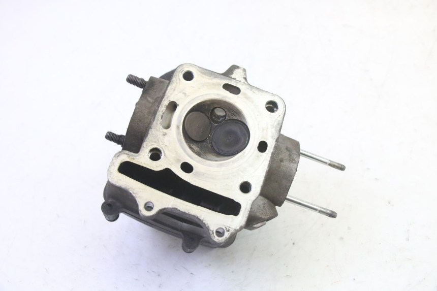 photo de CYLINDER HEAD KYMCO GRAND DINK 125 (2008 - 2014) - Fixing points details