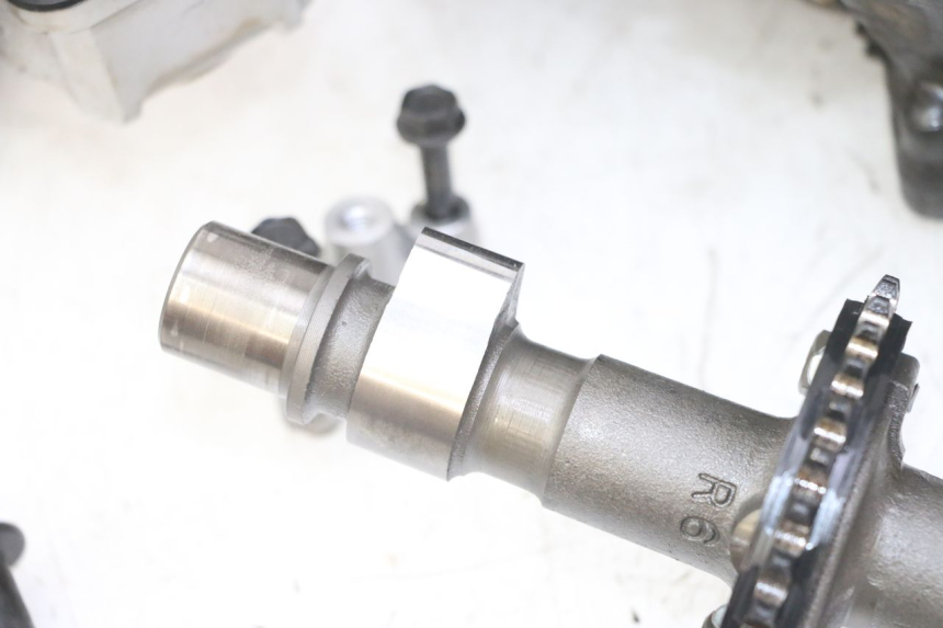 photo de CYLINDER HEAD SUZUKI GS GSE 500 (2001 - 2003) - Focus on structure