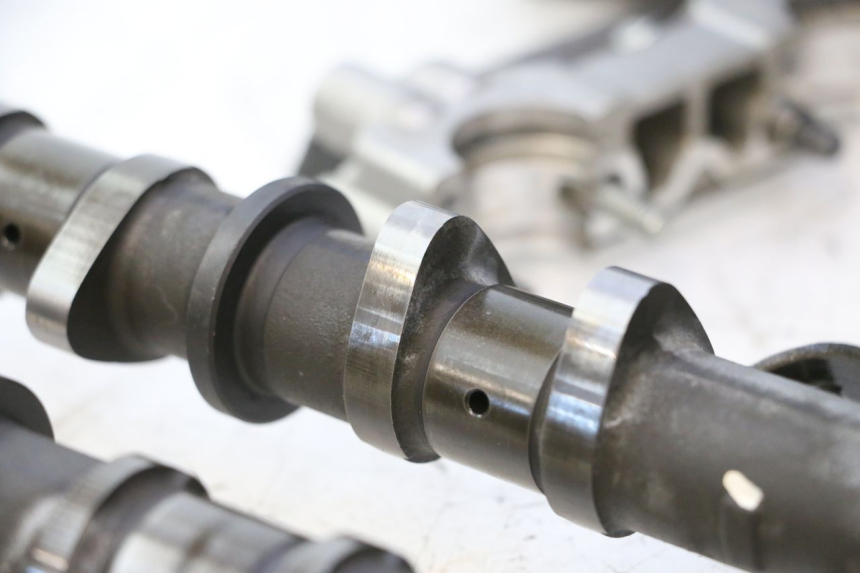 photo de CYLINDER HEAD SUZUKI GSR 600 (2005 - 2012) - Technical close-up