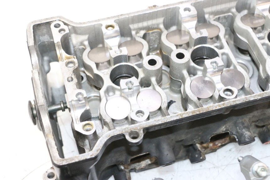 photo de CYLINDER HEAD SUZUKI GSR 600 (2005 - 2012) - Distinctive features
