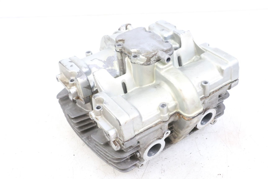 photo de CYLINDER HEAD SUZUKI GSX E 250 (1982 - 1983) - High-resolution close-up