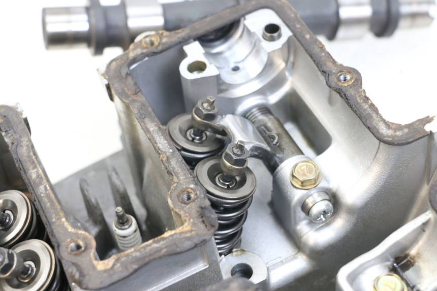 photo de CYLINDER HEAD SUZUKI GSX E 250 (1982 - 1983) - Main view