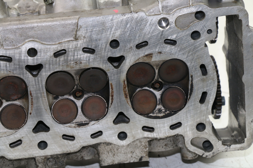 photo de CYLINDER HEAD HONDA CBR F 600 (1991 - 1994) - Alternative perspective