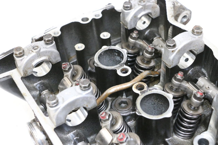 photo de CYLINDER HEAD KAWASAKI GTR 1000 (1994 - 2004) - Alternative perspective