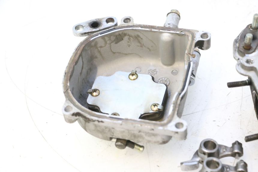 photo de CYLINDER HEAD PEUGEOT KISBEE 4T 50 (2010 - 2017) - Alternative angle