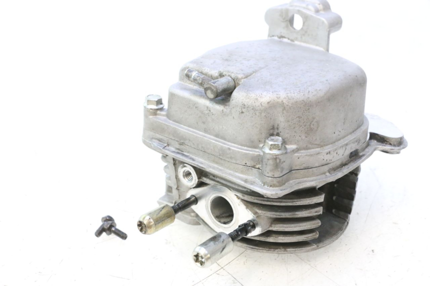 photo de CYLINDER HEAD PEUGEOT KISBEE 4T 50 (2018 - 2022) - Fixing points details