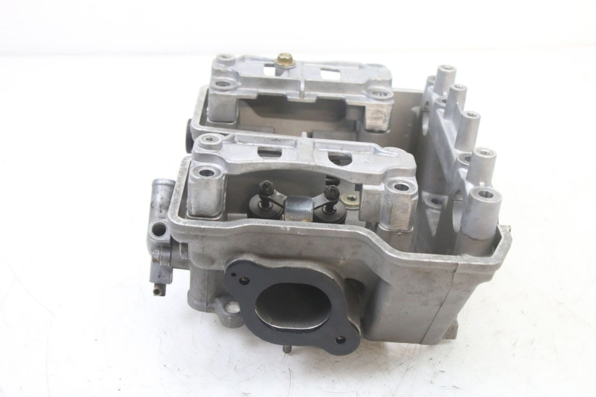 photo de CYLINDER HEAD KYMCO XCITING 500 (2007 - 2010) - Technical close-up
