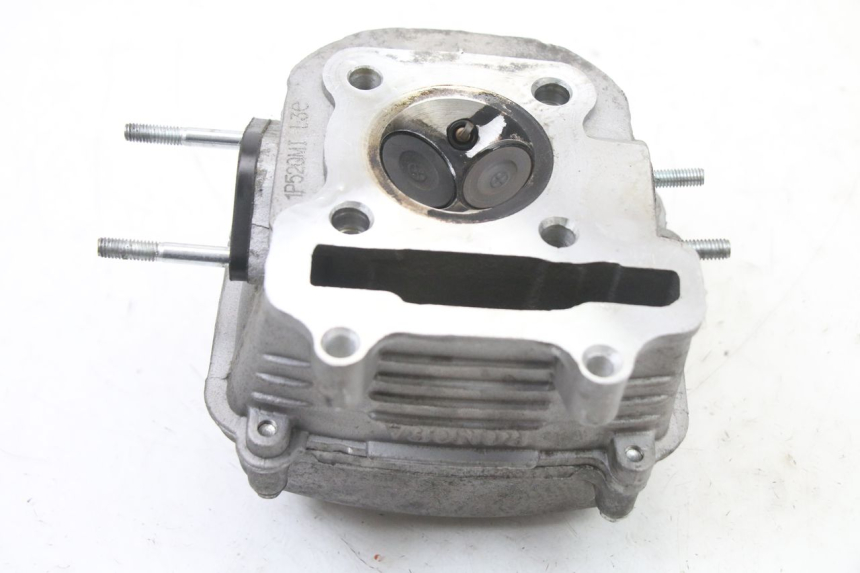 photo de CYLINDER HEAD LONGJIA SHARPY 125 (2020 - 2024) - High-resolution close-up