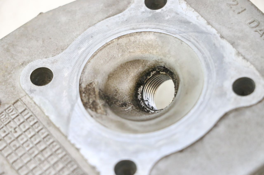 photo de CYLINDER HEAD PEUGEOT LUDIX ONE 50 (2004 - 2013) - Alternative perspective