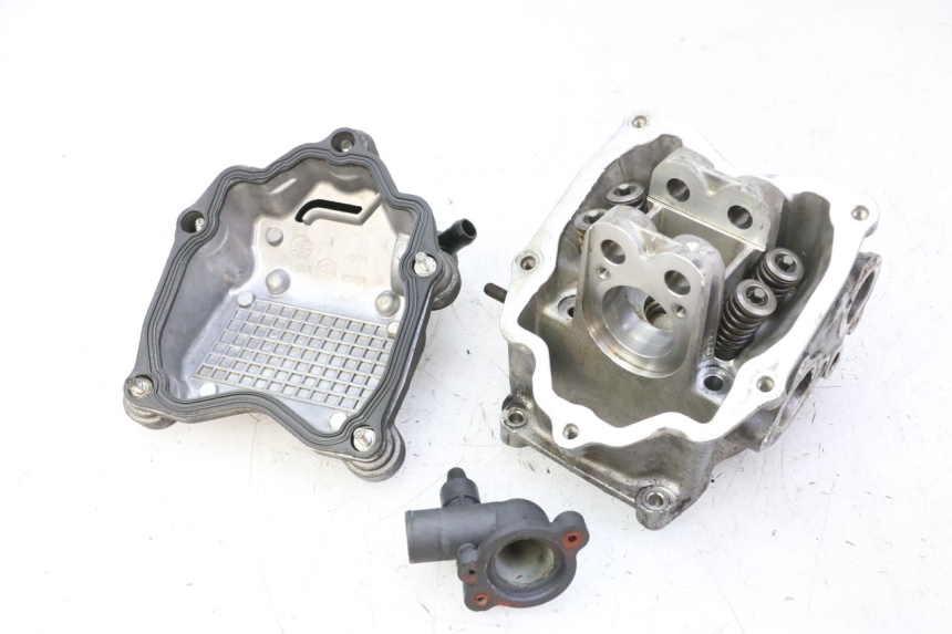 photo de CYLINDER HEAD PIAGGIO MP3 RL 250 (2006 - 2010) - Main view